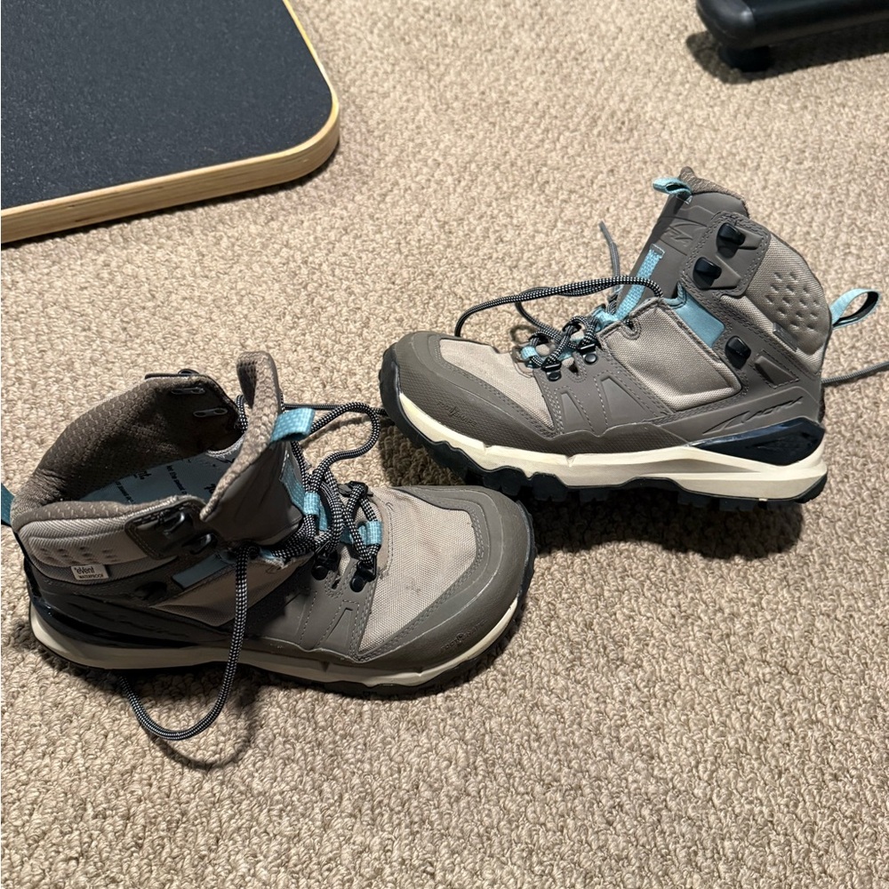 Altra Tushar Women’s Hiking Boots with Light Blue Accents